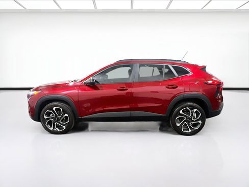 Used 2025 Chevrolet Trax RS FWD image 21