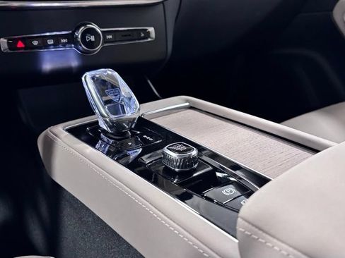Certified 2026 Volvo XC90 B6 Plus AWD/4WD image 15
