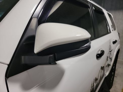 Used 2024 Toyota 4Runner SR5 Premium w/ Moonroof Package AWD/4WD image 5