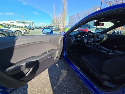 Used 2019 Dodge Challenger SXT w/ Driver Convenience Group RWD image 18