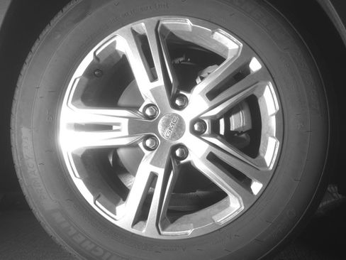 Used 2024 GMC Terrain SLE FWD image 13