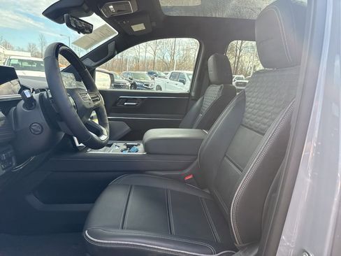 Used 2024 GMC Sierra EV Denali image 9