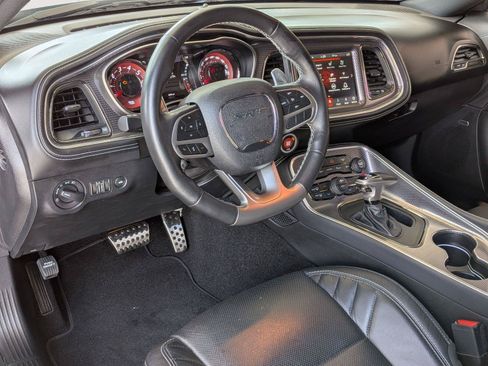 Used 2022 Dodge Challenger SRT Hellcat RWD image 9