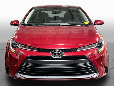 Used 2025 Toyota Corolla LE FWD image 4