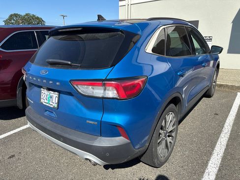 Used 2020 Ford Escape Titanium AWD/4WD image 3