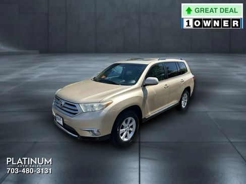 Used 2011 Toyota Highlander SE w/ Tow Pkg AWD/4WD image 6