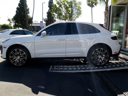 Used 2023 Porsche Macan image 6