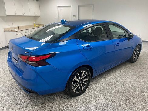 Used 2021 Nissan Versa SV image 5