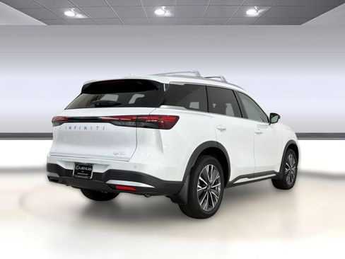 Used 2026 INFINITI QX60 Luxe w/ Cargo Package FWD image 9