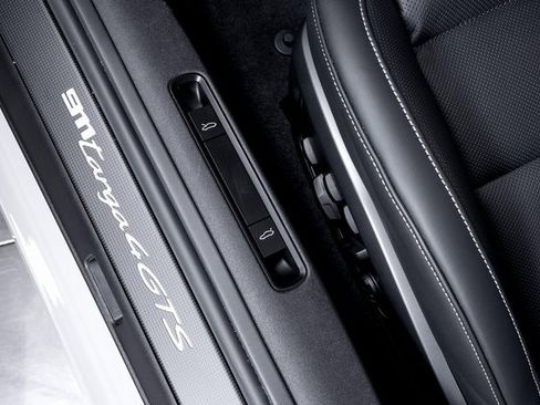 Used 2026 Porsche 911 Targa 4 GTS image 19