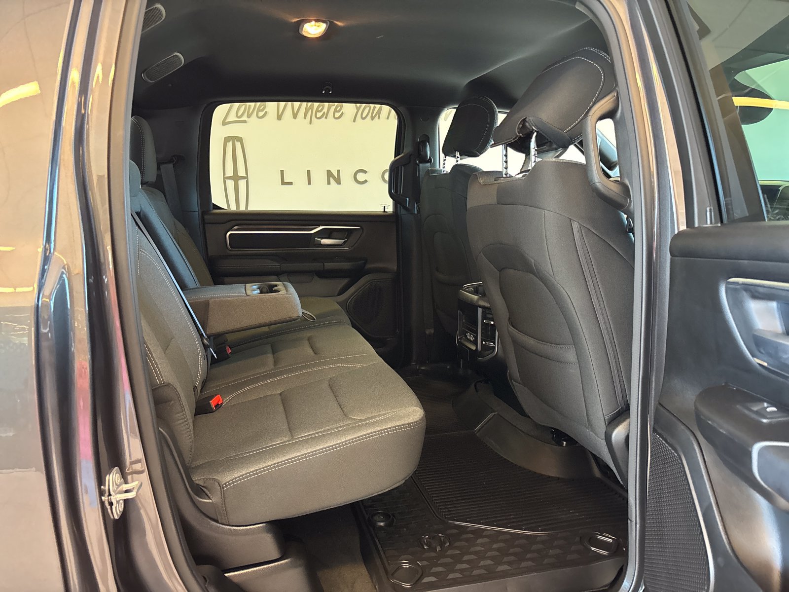 Used 2024 RAM 1500 Big Horn AWD/4WD image 9