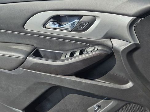 Used 2023 Chevrolet Traverse LT image 23