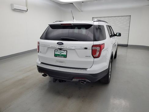 Used 2018 Ford Explorer XLT w/ Equipment Group 202A AWD/4WD image 7