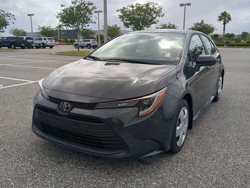 Certified 2025 Toyota Corolla LE image 8