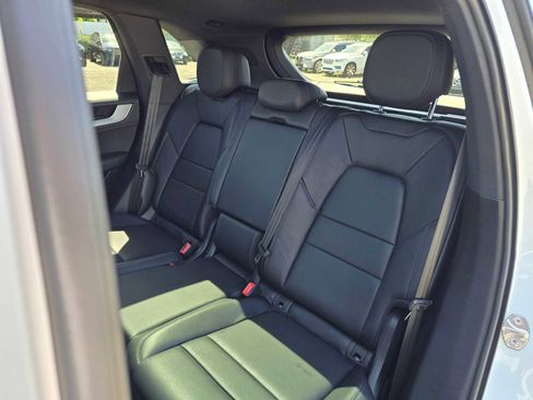 Used 2024 Porsche Cayenne AWD/4WD image 27