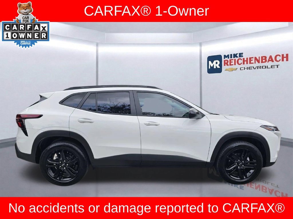 Used 2024 Chevrolet Trax ACTIV w/ Sunroof Package FWD image 3