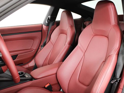 Used 2024 Porsche 911 Carrera GTS RWD image 32