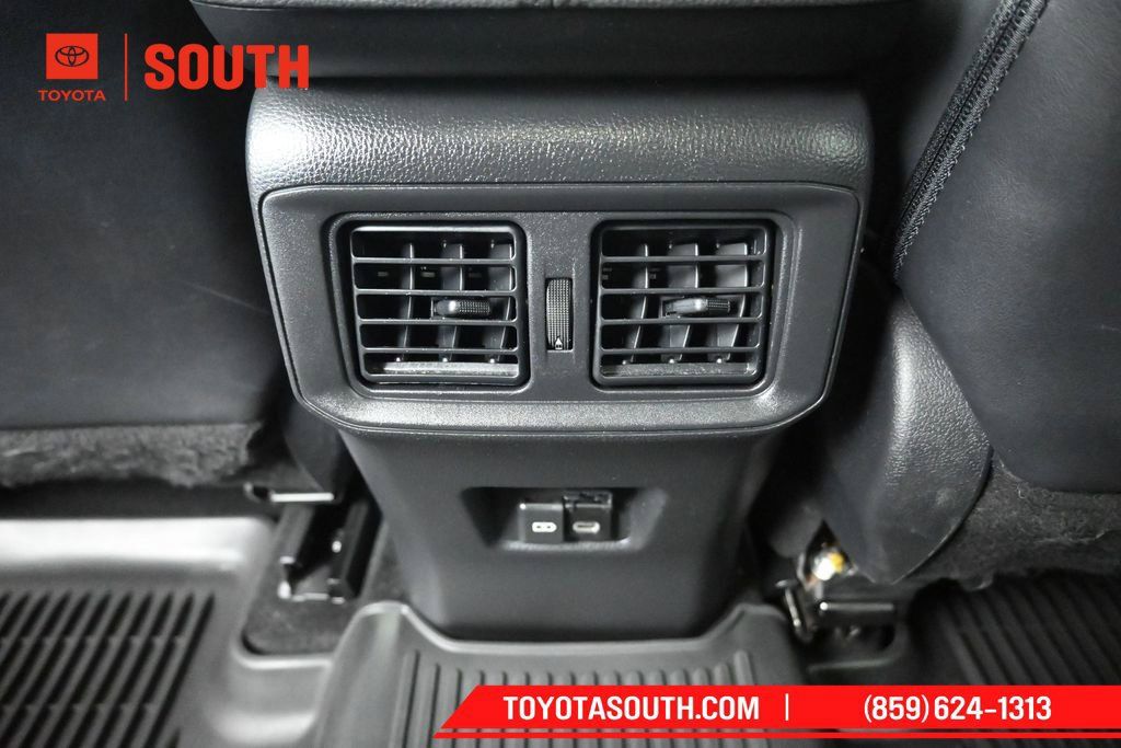 Used 2022 Toyota RAV4 Limited AWD/4WD image 26