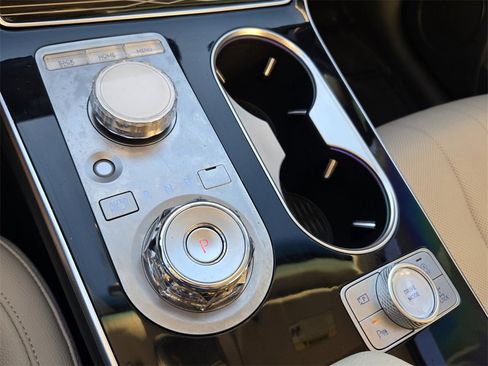 Used 2025 Genesis GV80 2.5T Standard image 18