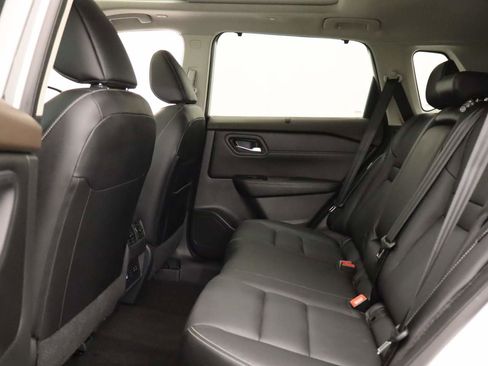 Used 2023 Nissan Rogue SL w/ SL Premium Package FWD image 16