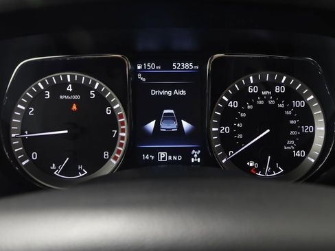 Used 2019 Nissan Titan SV w/ SV Convenience Package image 16