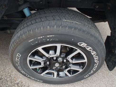 Used 2020 Toyota Tundra Limited w/ Limited Premium Package AWD/4WD image 28