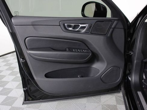 Used 2022 Volvo XC60 B5 Inscription w/ Climate Package image 17