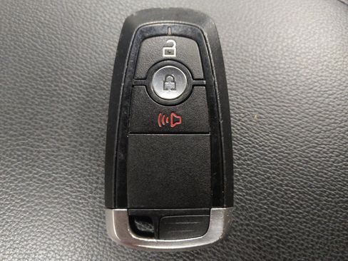 Used 2018 Ford Explorer XLT FWD image 32
