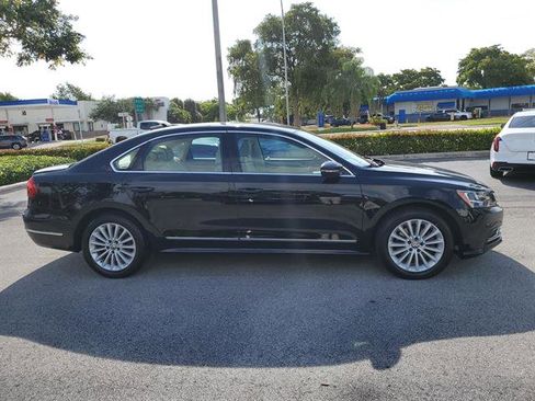 Used 2016 Volkswagen Passat 1.8T SE FWD image 6