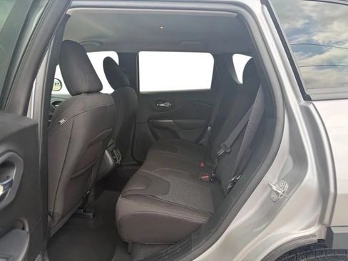 Used 2020 Jeep Cherokee Latitude AWD/4WD image 28
