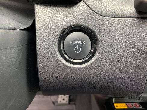 Used 2025 Toyota Camry SE image 26