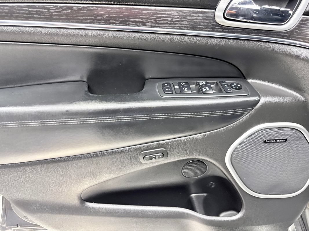 Used 2018 Jeep Grand Cherokee Summit AWD/4WD image 14