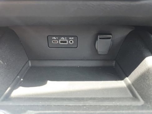 Used 2025 Nissan Altima 2.5 SV FWD image 40