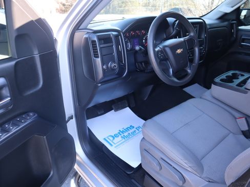 Used 2018 Chevrolet Silverado 1500 Custom w/ Custom Value Package image 3