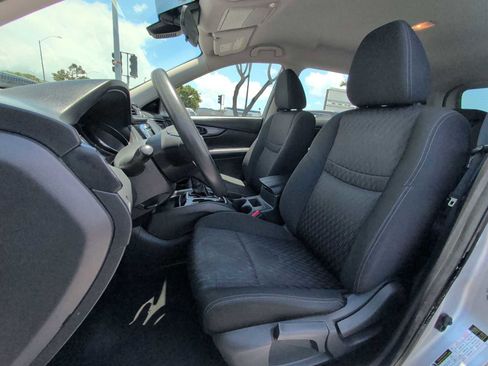 Used 2020 Nissan Rogue S FWD image 13