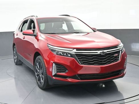 Used 2022 Chevrolet Equinox RS w/ RS Leather Package image 9