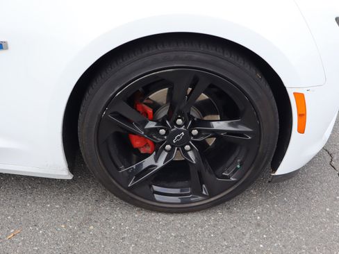 Used 2022 Chevrolet Camaro LT w/ RS Package image 33