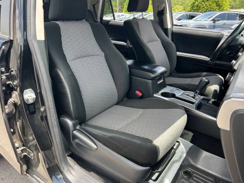 Used 2022 Toyota 4Runner SR5 RWD image 31