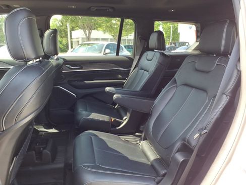 Used 2023 Jeep Grand Cherokee L Overland AWD/4WD image 20