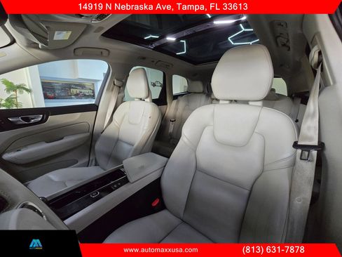Used 2018 Volvo XC60 T5 Momentum w/ Vision Package image 23