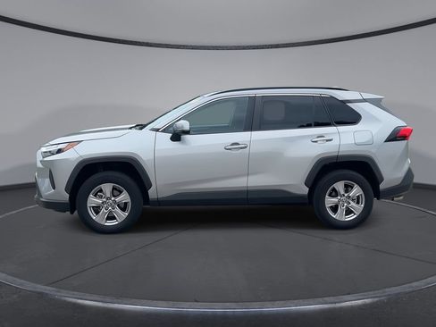 Used 2023 Toyota RAV4 XLE w/ Convenience Package FWD image 5