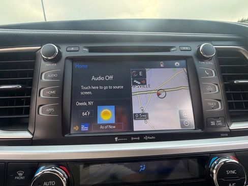 Used 2016 Toyota Highlander XLE AWD/4WD image 21