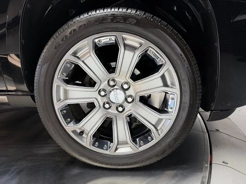 Used 2012 GMC Yukon XL Denali AWD/4WD image 7