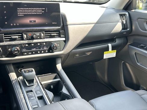 New 2026 Nissan Pathfinder SL FWD image 25