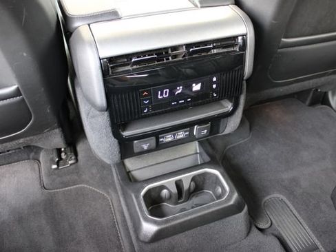 Used 2025 Jeep Wagoneer Series II w/ Premium Group I AWD/4WD image 39