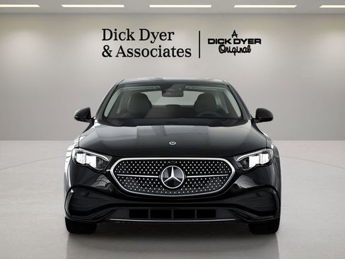 Used 2025 Mercedes-Benz E 350 Sedan image 2