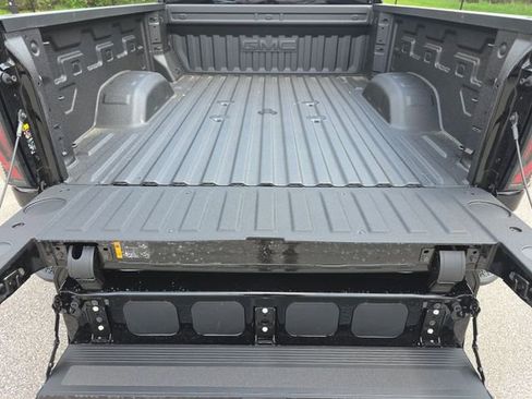 New 2026 GMC Sierra 2500 AT4 w/ AT4 Premium Plus Package AWD/4WD image 22