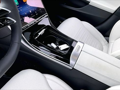 Used 2025 Mercedes-Benz C 300 Sedan image 16