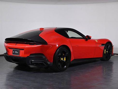 Certified 2025 Ferrari 12Cilindri image 9