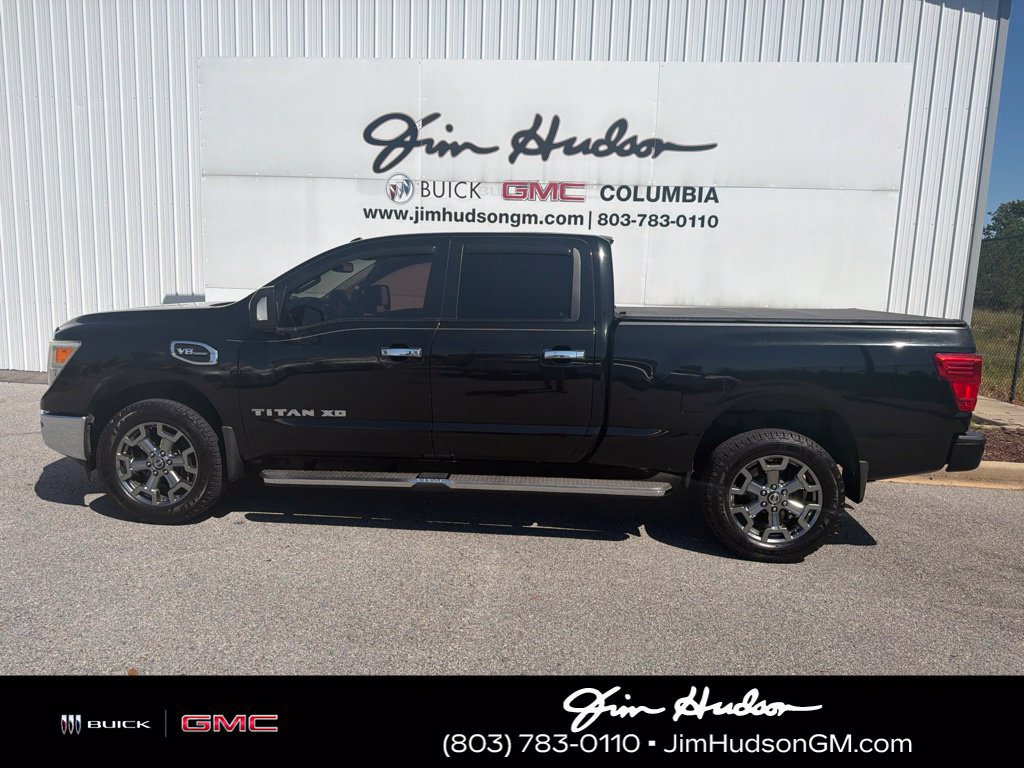 Used 2017 Nissan Titan SV RWD image 2